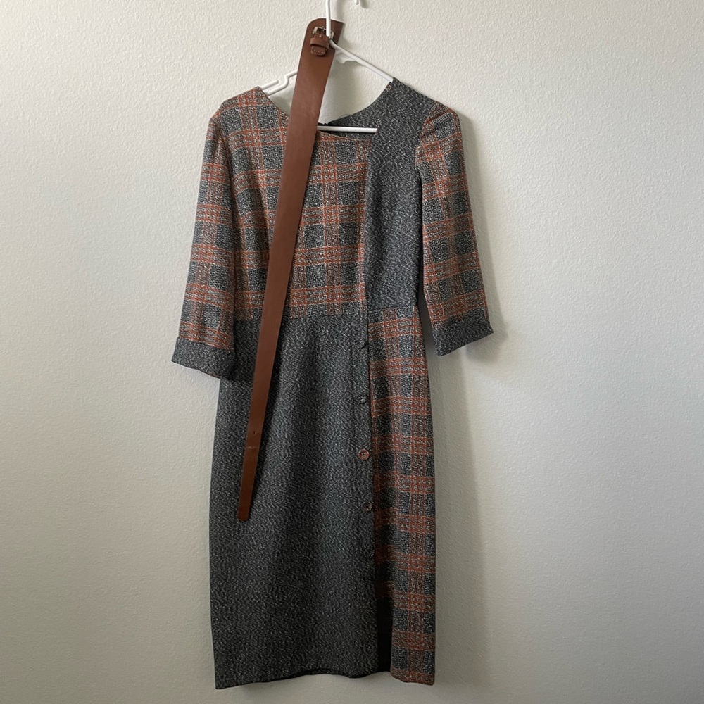 Women dress with brown belt only wore once European size 38. American size 6-8